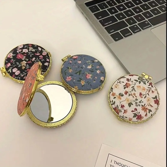 134. NEW| Blue Round Foldable Compact Hand Mirror Floral Vintage Retro Design - Picture 8 of 9